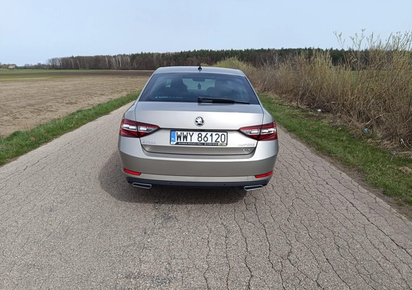 Skoda Superb cena 79900 przebieg: 200234, rok produkcji 2017 z Wyszków małe 154
